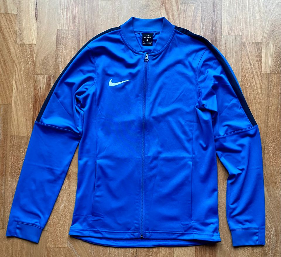 Nike Dri-FIT Trainingsjacke, Größe S in Zirndorf