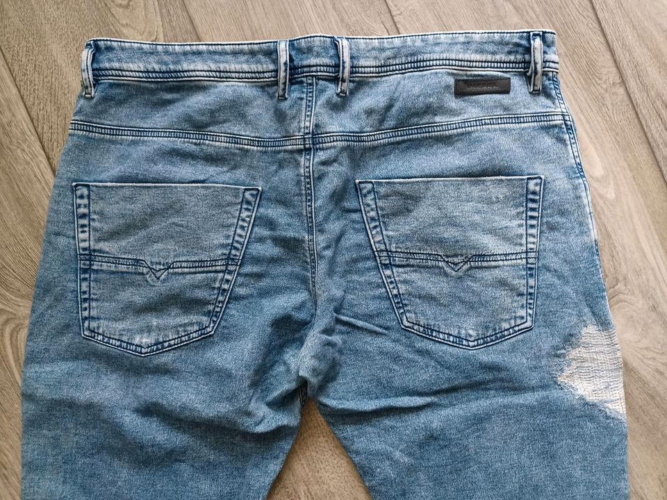 Diesel Jeans Krooley-T W38 hellblau ripped Used Look trashed in Niesky