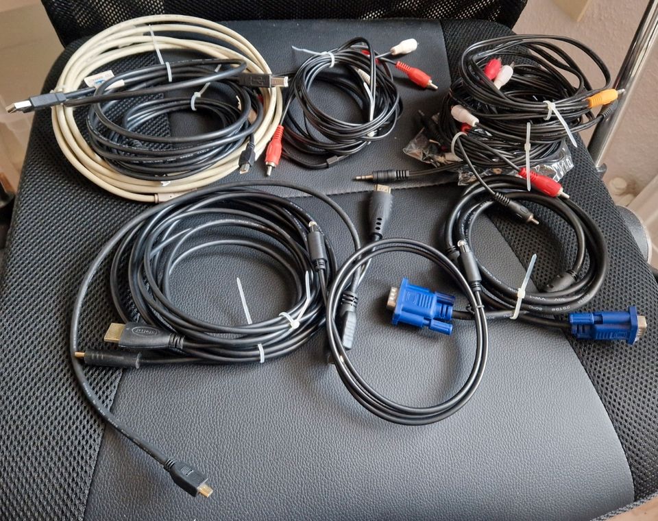 verschiedene Kabel Cinch, USB, Toslink, HDMI in Berlin