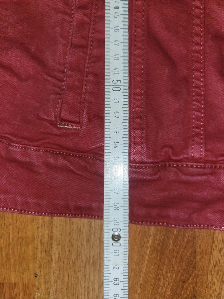 Stretch Jeans Jacke Rot Größe 42/44 in Berlin