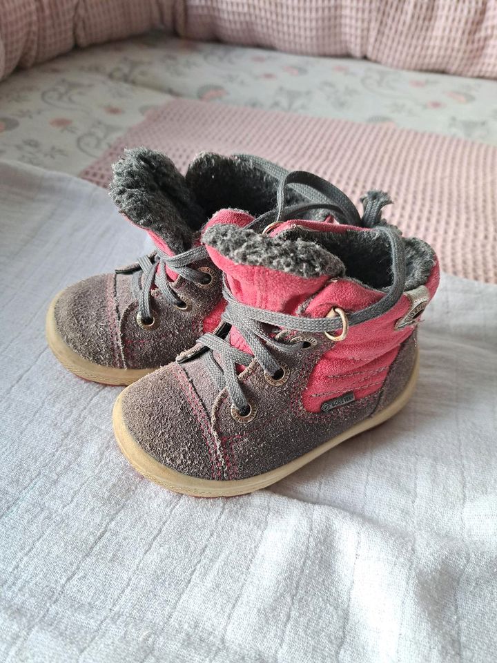 Gefütterte Schuhe/ Stiefel von superfit mit goretex Gr. 20 in  Rheinland-Pfalz - Kröv | Gebrauchte Kinderschuhe Größe 20 kaufen | eBay  Kleinanzeigen ist jetzt Kleinanzeigen