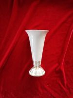 Bavaria Porzellan Vase Elfenbein mit Goldrand Verzierung Top Zust Niedersachsen - Fredenbeck Vorschau