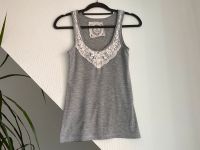 Stradivarius Top mit Spitze Gr. S Grau Nordrhein-Westfalen - Rheine Vorschau