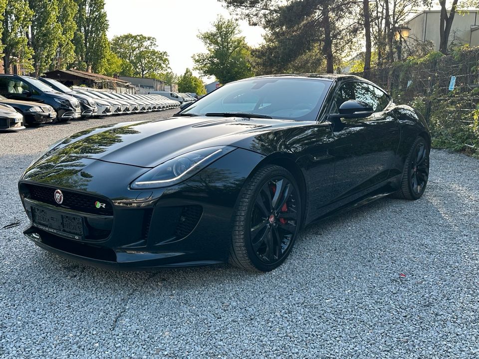 Jaguar F Type R Deutsches Fahrzeug Scheckheft VOLL in Berlin