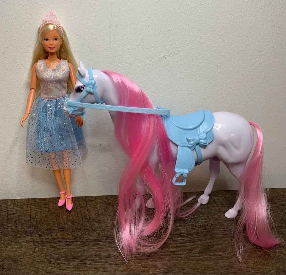 Steffi Love Riding Princess, Puppe als Prinzessin mit Pferd,Simba in Sögel