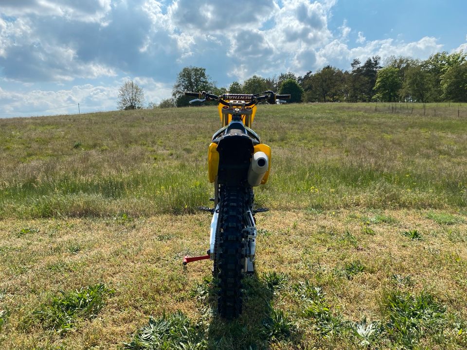 Suzuki RM-Z 250 2015 | RMZ FMF SHOWA in Cottbus