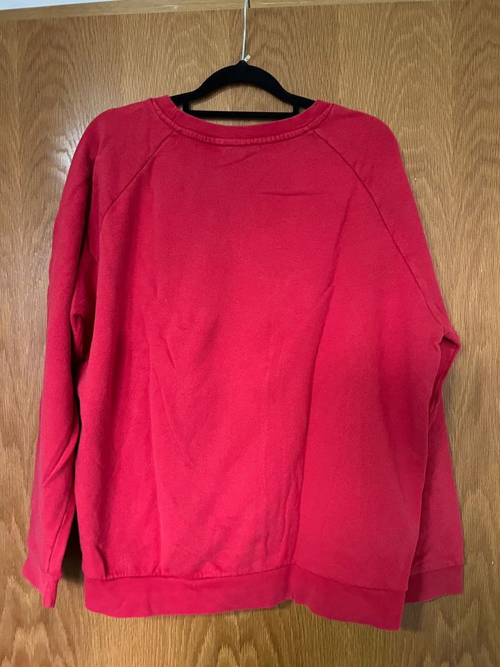 Rotes Levi’s Sweatshirt in Kirchdorf