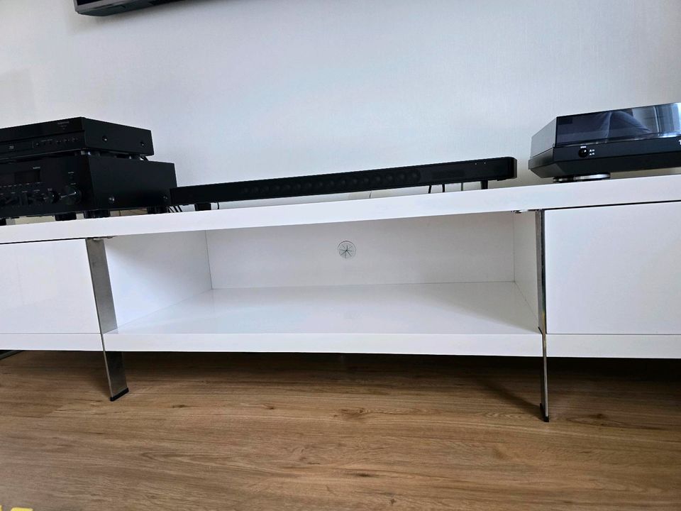 TV- Media Lowboard Hochglanz Lack Weiss 198cm Top Zustand in Hörstel