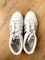 Adidas Sneaker Turnschuhe Größe 36 2/3 weiß Bayern - Barbing Vorschau