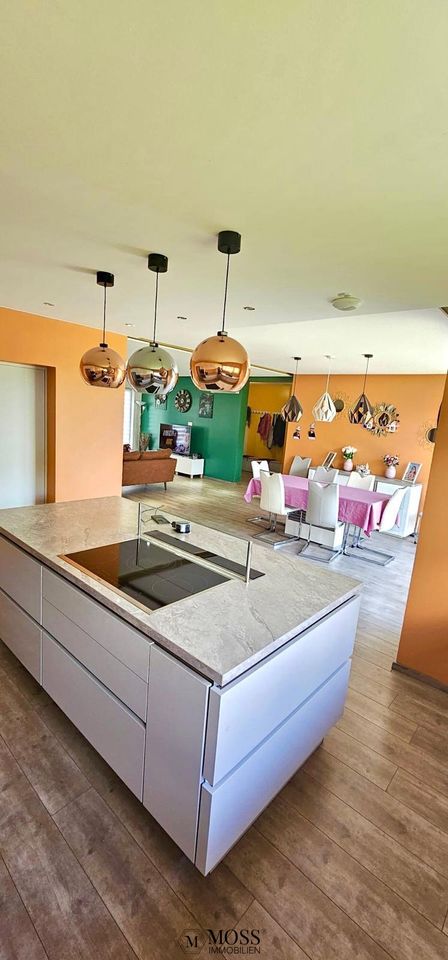 Moderner Luxus- Bungalow mit großem Grundstück in Frankreich - direkt an der Grenze in Breisach am Rhein  