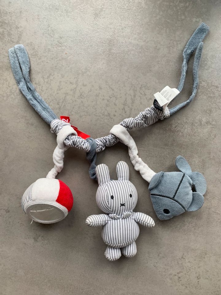 Spielzeug für Babyschale/Kinderwagen Miffy in Lenningen