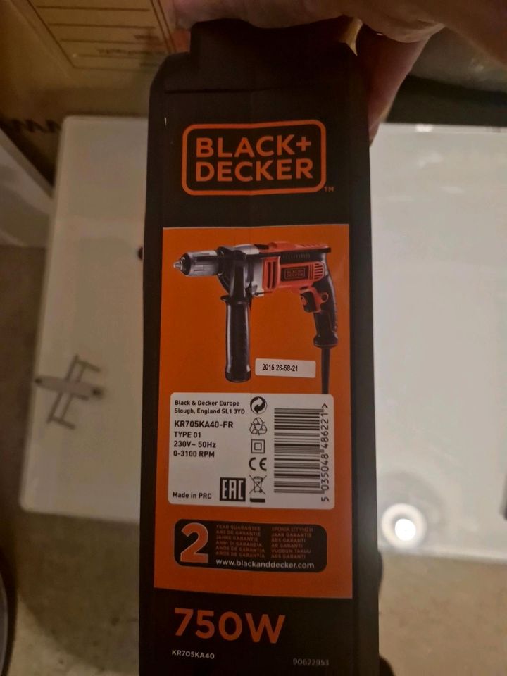 Black und Decker Schlagbohrmaschine 750W in Köln