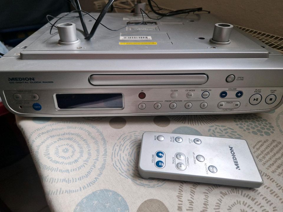 Unterbau Radio CD Player in Brakel