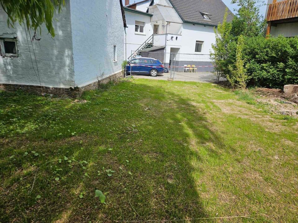 Zweifamilienhaus mit Entwicklungspotenzial in  zentraler Lage von Rödermark PROVISIONSFREI in Rödermark