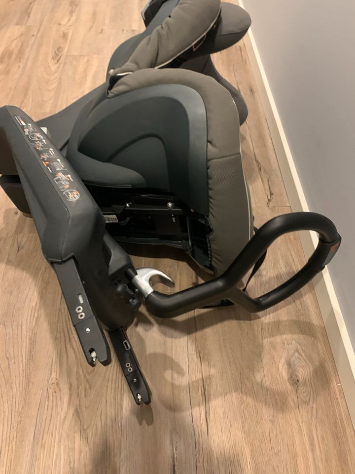 BeSafe iZi Kid/cmbi IsoFix Base mit Sitz . in Süderhackstedt