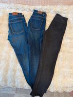 Skinny Jeans Damen bershka blau schwarz 36/38/40 Nordrhein-Westfalen - Nörvenich Vorschau
