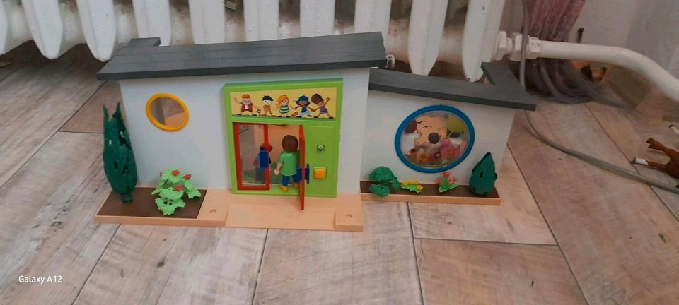 Playmobil Kita mit Spielplatz in Güsten