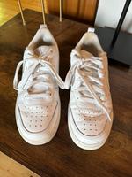 Nike Schuhe - Gr. 38 kaum getragen - weiß Niedersachsen - Lehrte Vorschau