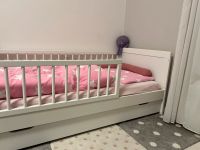 Kinderbett mit Rausfallschutz, Schublade und Matraze Nordrhein-Westfalen - Krefeld Vorschau