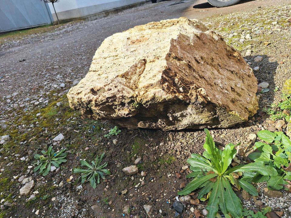 Naturstein Zierstein Findling Travertin Block riesig schwer in Bad Langensalza