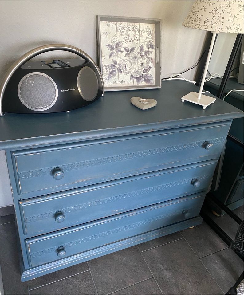 Kommode aus Vollholz Shabby Blau Schubladen TOP in Leichlingen