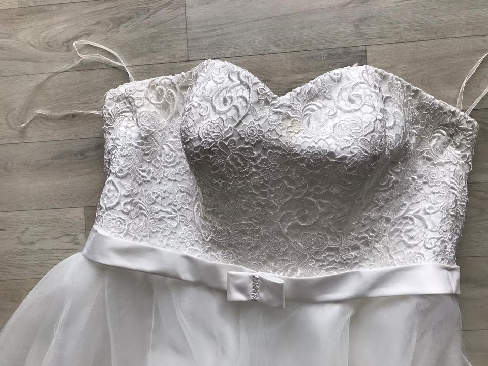Hochzeitskleid in weiß, Größe 48 in Senftenberg