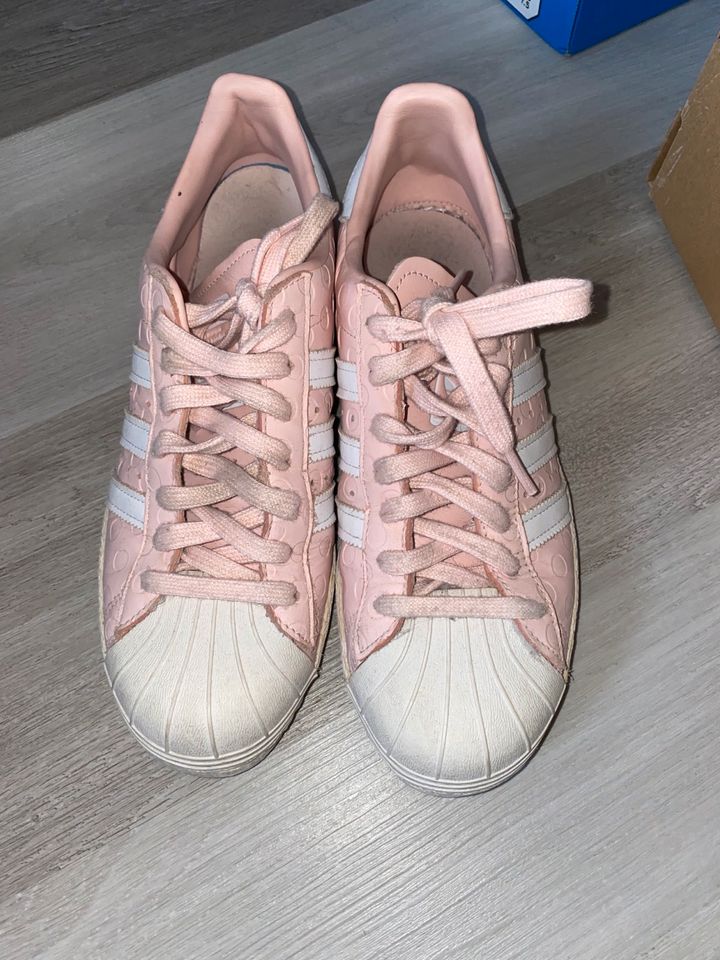 Adidas Superstars rose echtleder in Rheinfelden (Baden)