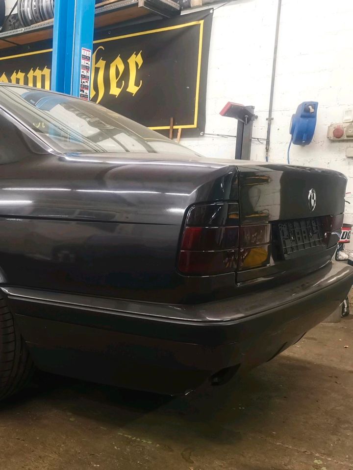 BMW E34 Rückleuchten original Schwarz dezent lasiert in Lörrach