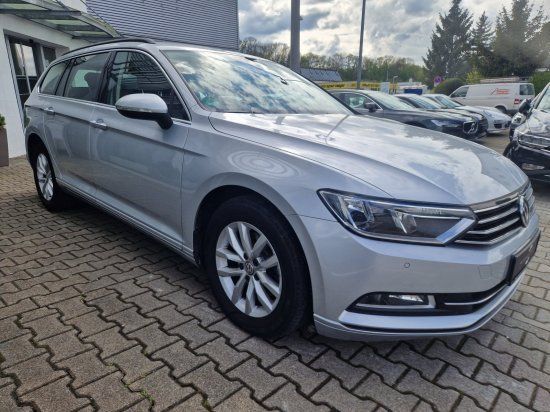 Volkswagen Passat Variant 2.0 TDI Comfortline DSG Navi ACC in Wendlingen am Neckar