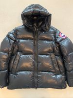 Daunenjacke XL von Canada Goose / Dunkelblau München - Laim Vorschau