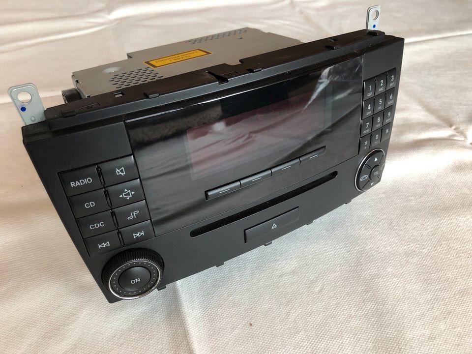 Mercedes Audio 20 Original Radio W 203 C Klasse A2038700589 in Rheinberg