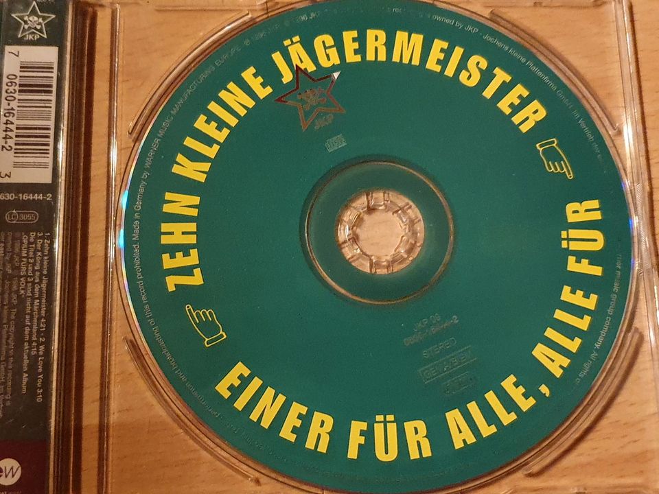 CD  Die Toten Hosen  " Zehn kleine Jägermeister " in Bucha