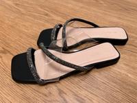 Pantoletten Sandalen Neu 38 Schwarz Strass Silber Menbur NP 80,- Berlin - Steglitz Vorschau