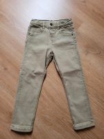 Zara Jeans Hose Gr. 104 olivgrün stretch Jungen *wie neu* Niedersachsen - Wetschen Vorschau