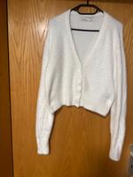 Weiße Strickjacke plüsch gr M Niedersachsen - Bilshausen Vorschau