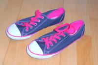 NEUWERTIGE besondere Converse Turnschuhe Größe 38,5 Kr. München - Neubiberg Vorschau