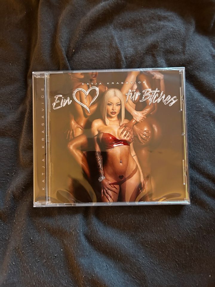 Ein ❤️ für Bitches Album - Katja Krasavice in Bramsche