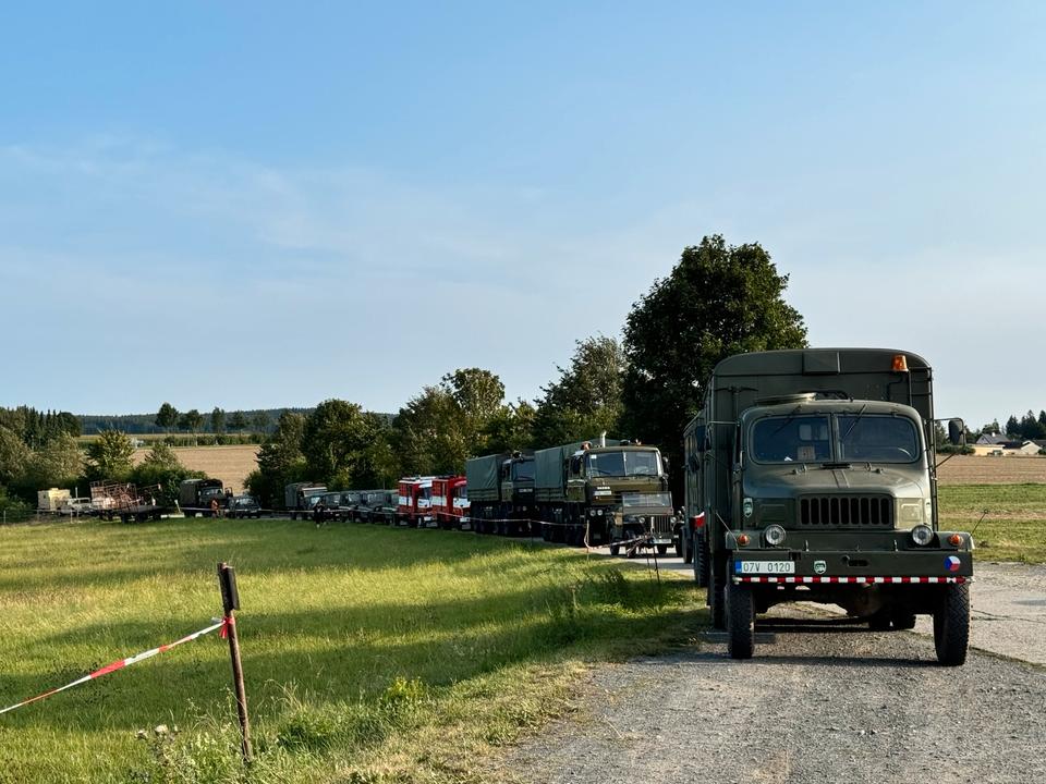 NVA DDR Bundeswehr US Army Treffen W50 Ural Trabant Humvee in Markneukirchen