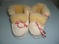 Wildleder Babyschuhe, Lammfell, Gr. 13cm, gut erhalten Bayern - Forchheim Vorschau