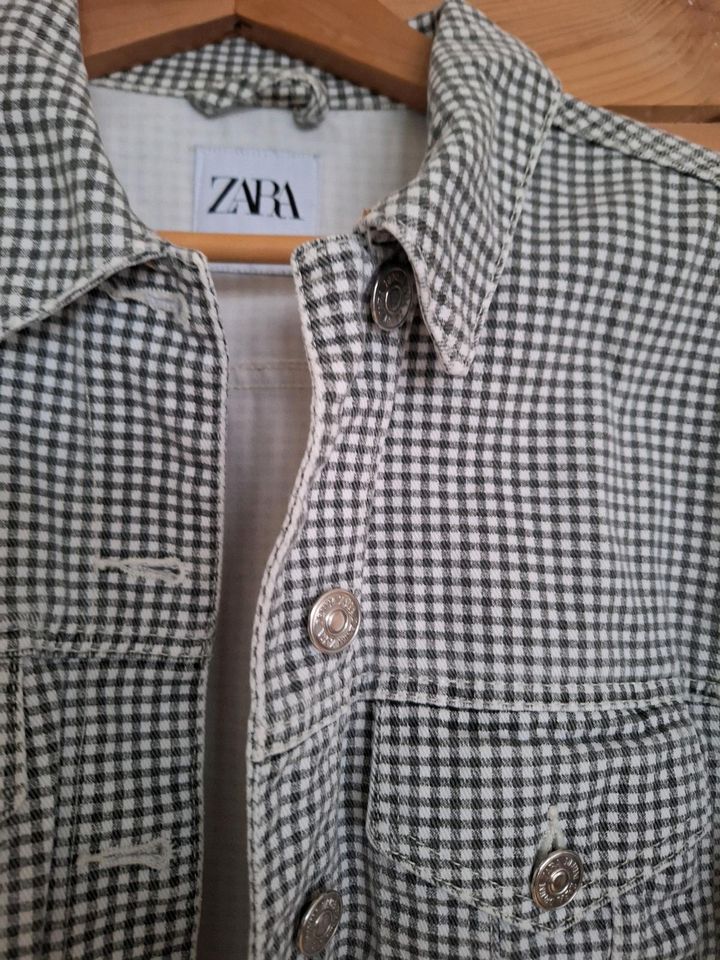 Jeansjacke Gr. M Zara in Konstanz