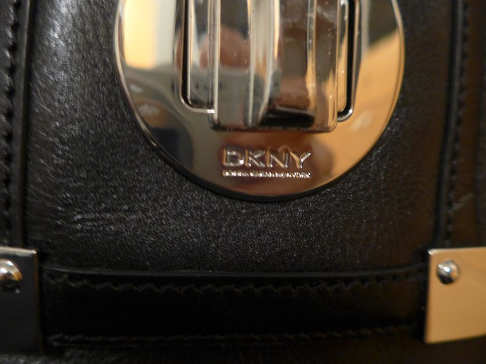 Damen Handtasche schwarz - Zeitlos- DKNY Neu ohne Etikett Leder in Hagen