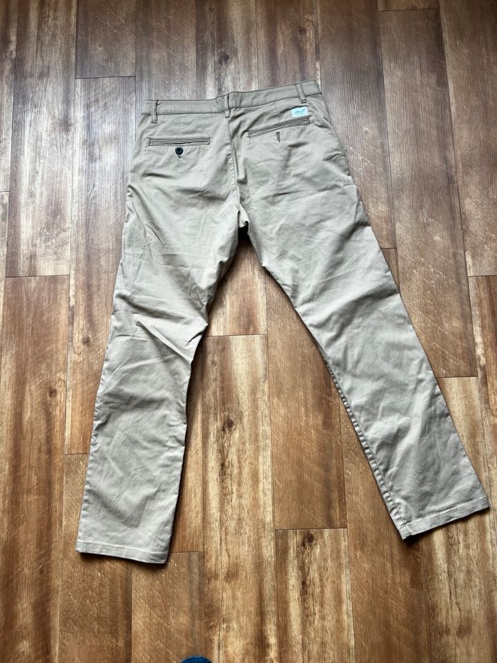 REELL STRAIGHT FLEX CHINO W34/34 CARHARTT NEU in Lübeck