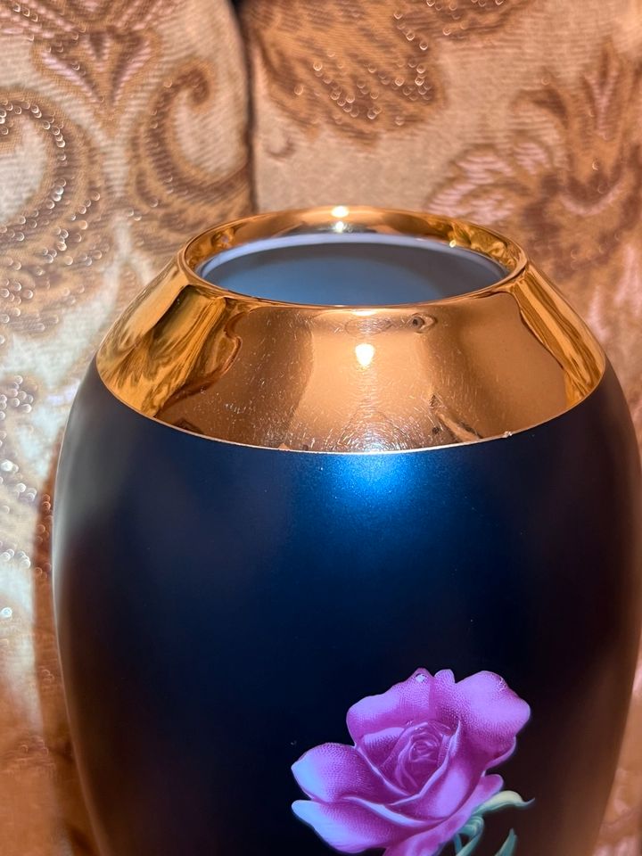 Bavaria Blumen Vase 24 K Gold Matt schwarz Gold mit Rosen Blume in Ramstein-Miesenbach