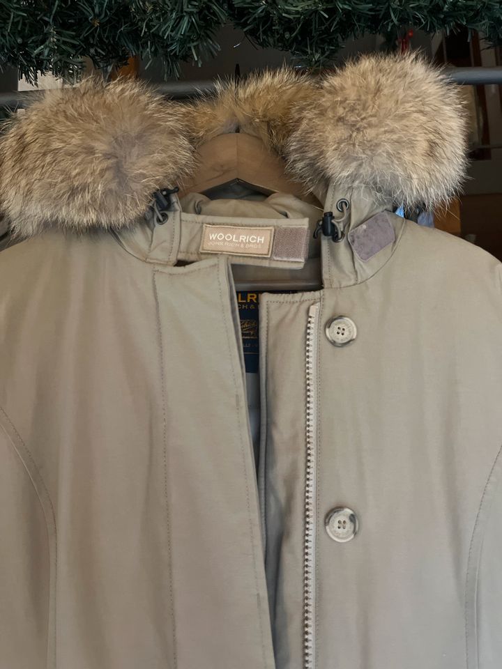 Woolrich Daunenparka, NEW / Mantel  / Jacke Gr. M, beige in Ravensburg