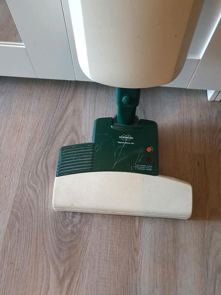 Staubsauger Vorwerk 122 mit Teppichbürste  eb 340 in Duisburg