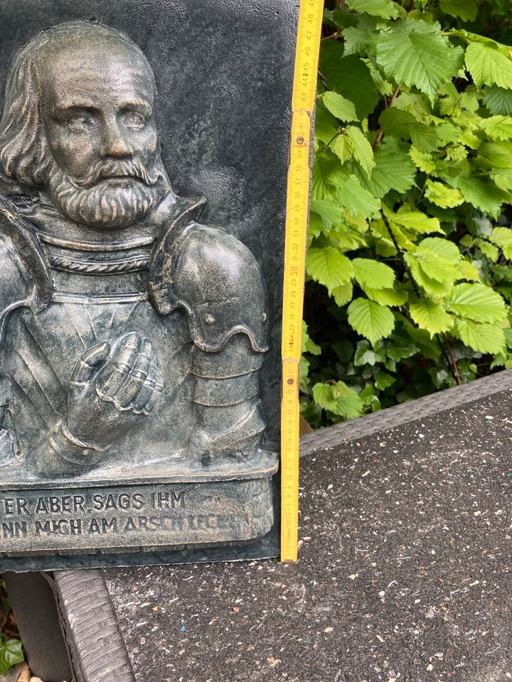 Relief Götz von Berlichingen in Wolfenbüttel