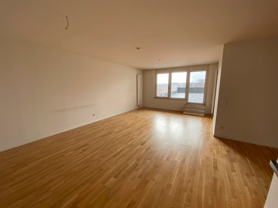 Traumhafte 3-Zimmer Wohnung mit großer Dachterrasse in Pegnitz