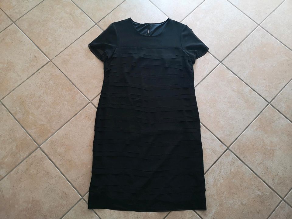 Elegantes Abendkleid von GERRY WEBER Gr. 40,schwarzes Sommerkleid in Ettenheim