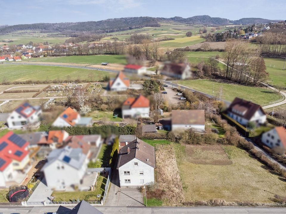 Zwei-Familienhaus mit viel Potential in Neunkirchen am Brand in Neunkirchen a. Brand