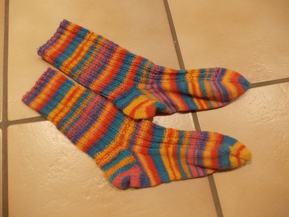 Selbstgetrickte Socken Gr. 39/40 - Neu in Langenscheid
